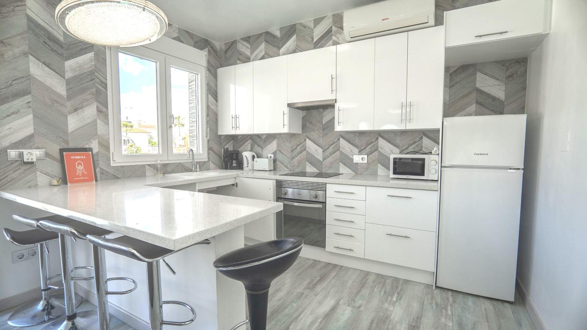 Detached 2 bed 2 bath Villa with private pool close to all amenities Villamartin  Esterno foto