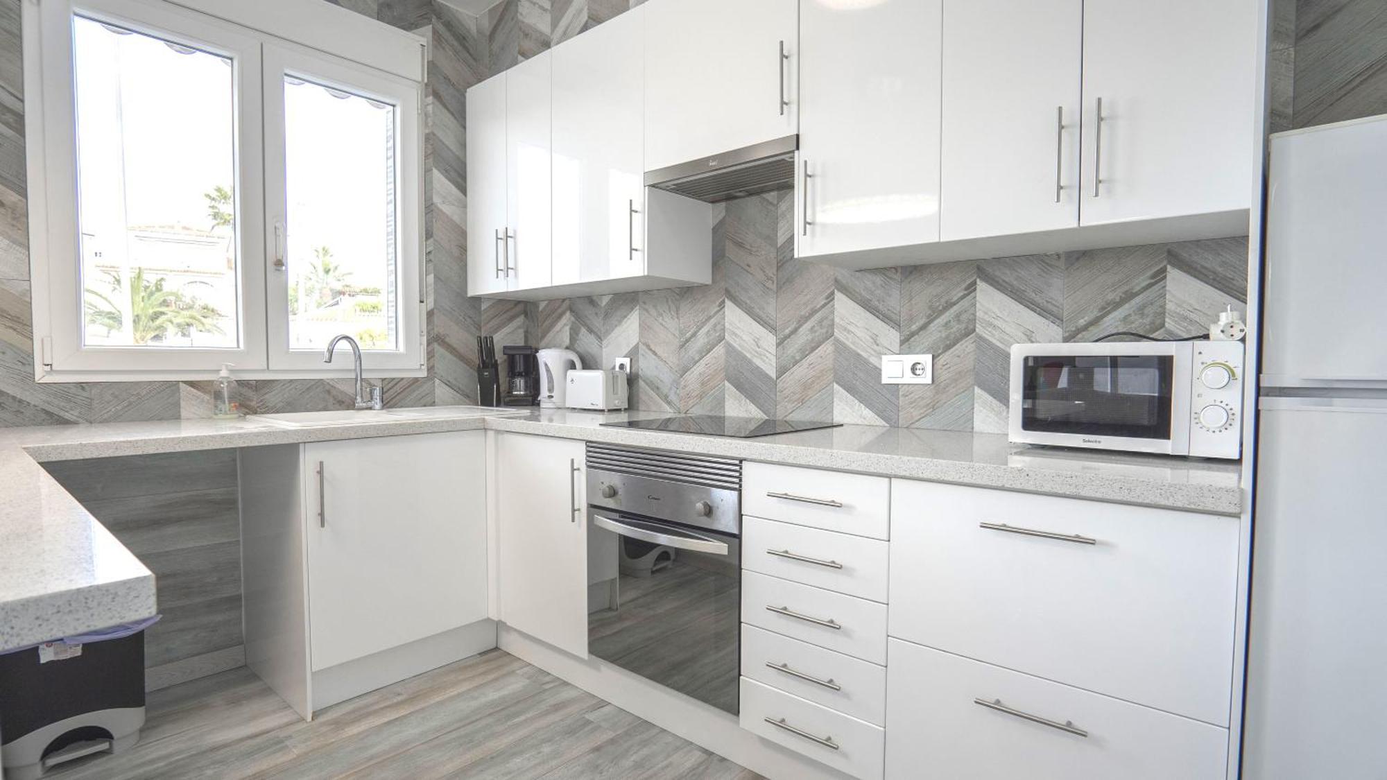 Detached 2 bed 2 bath Villa with private pool close to all amenities Villamartin  Esterno foto