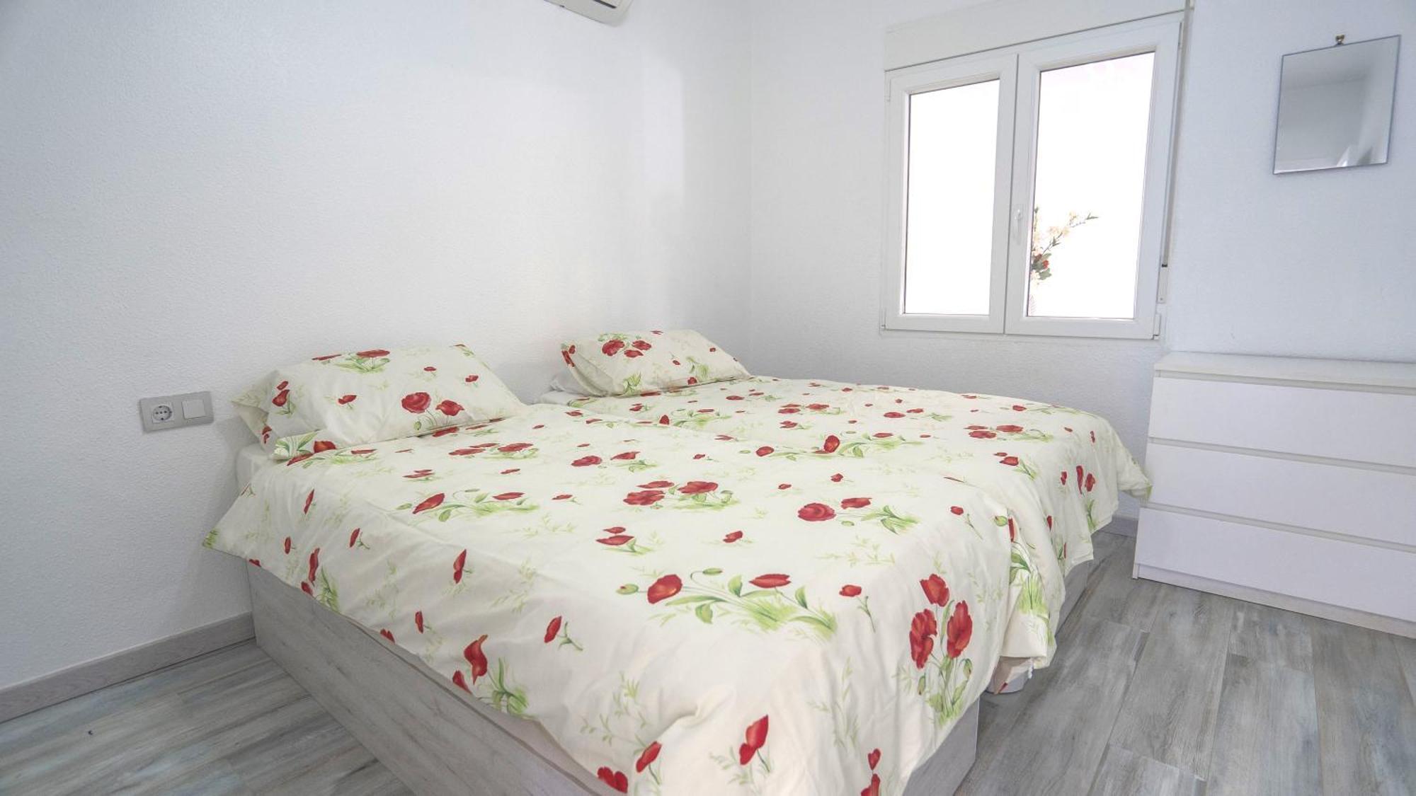 Detached 2 bed 2 bath Villa with private pool close to all amenities Villamartin  Esterno foto
